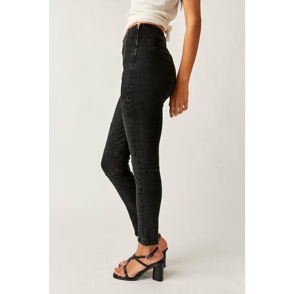 We The Free NWT Bella Moto Mid Rise Skinny Jeans Size 24 Black Grunge Bikercore - Picture 2 of 9